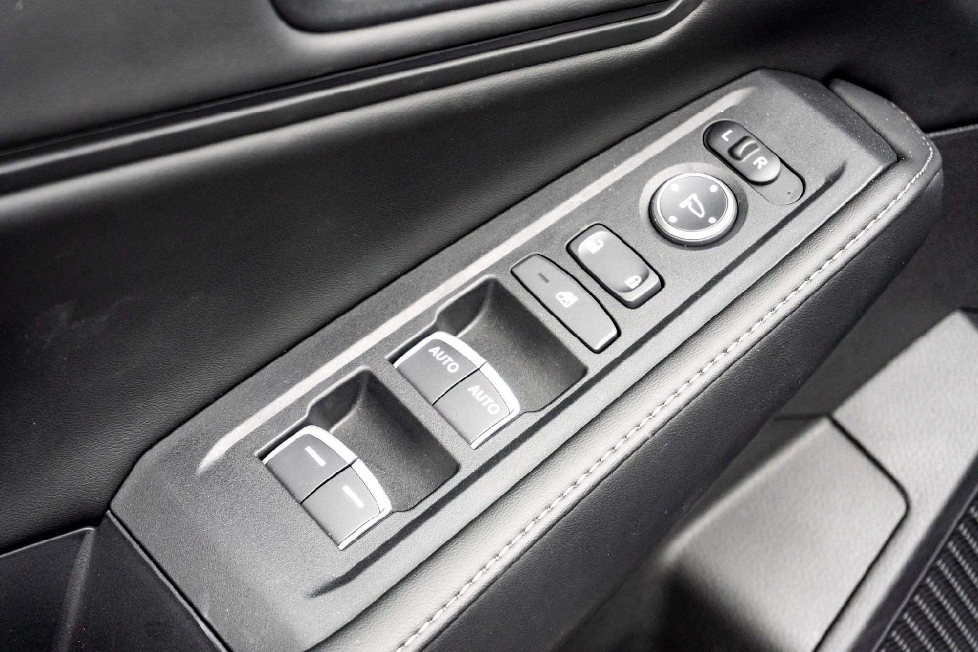 2025 Honda Accord Hybrid Sport-L - Photo 11