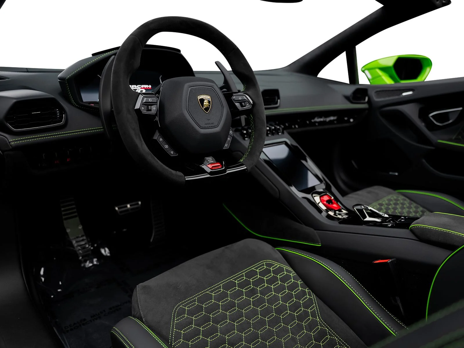 Used 2024 Green Lamborghini Base image 38