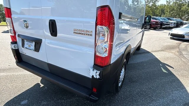 Used 2024 White Ram Base image 44