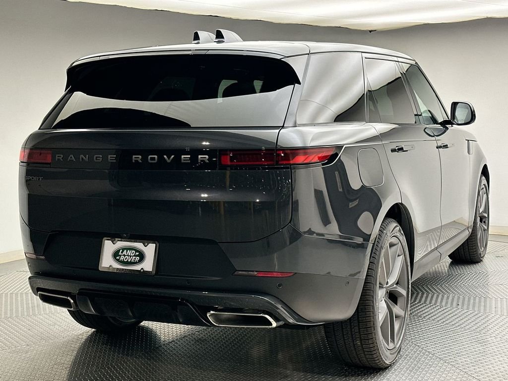 New 2026 Carpathian Grey Land Rover SE image 3