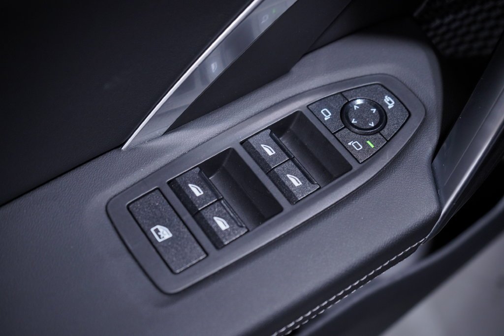 Used 2026 Jet Black BMW xDrive28i image 22
