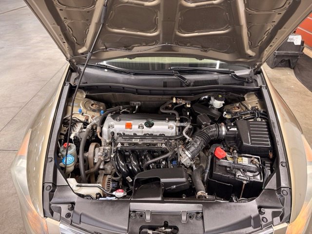 Used 2008 Gold Honda LX-P image 24