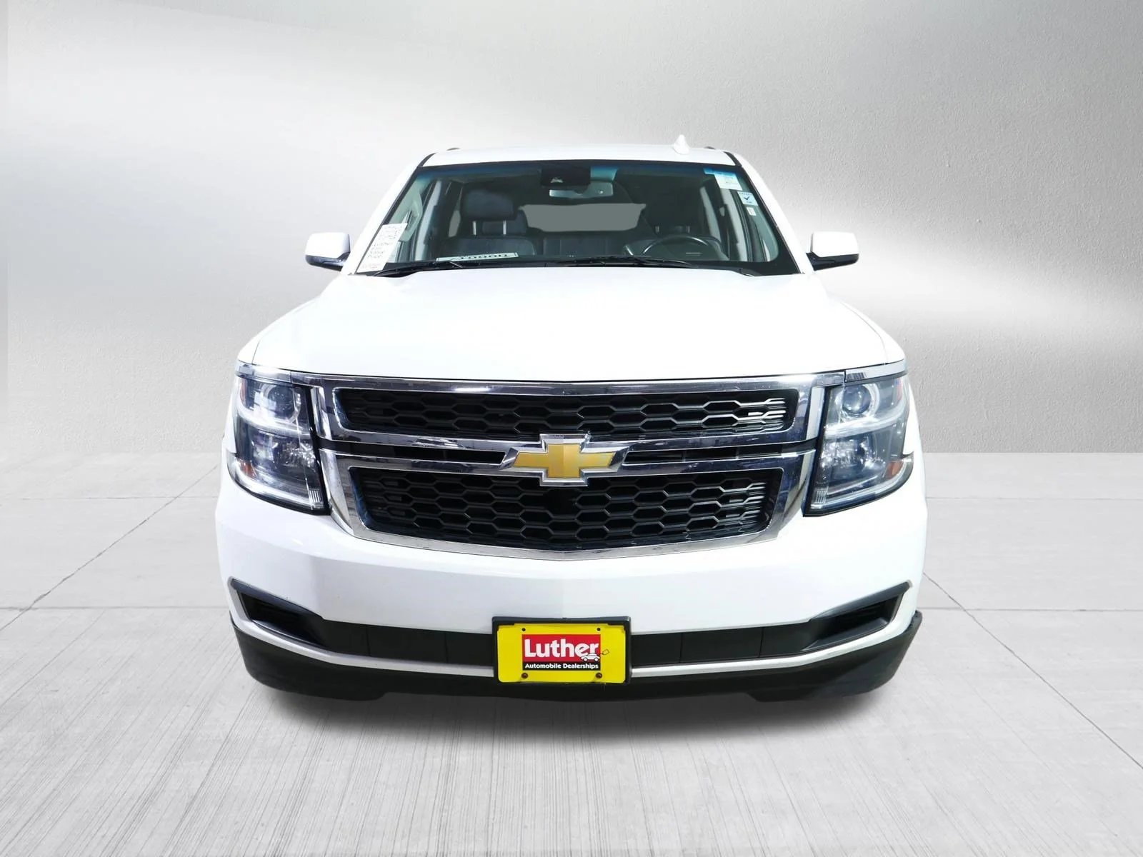 Used 2018 Chevrolet Suburban LT with VIN 1GNSKHKC9JR253900 for sale in Brooklyn Center, Minnesota