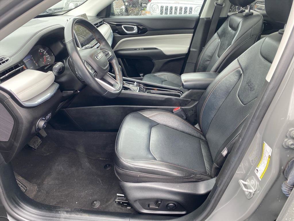 Used 2022 Sting-Gray Clearcoat Jeep Limited image 9