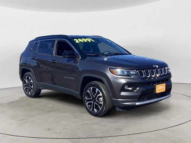 Certified Used 2023 Granite Crystal Metallic Clearcoat Jeep Limited image 7