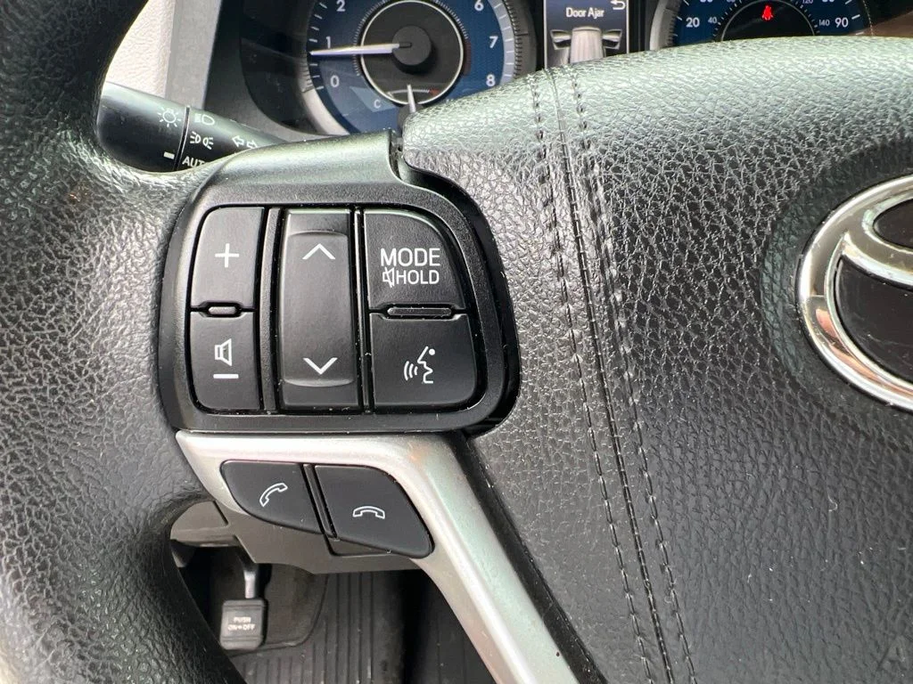 Used 2020 Gray Toyota LE image 31