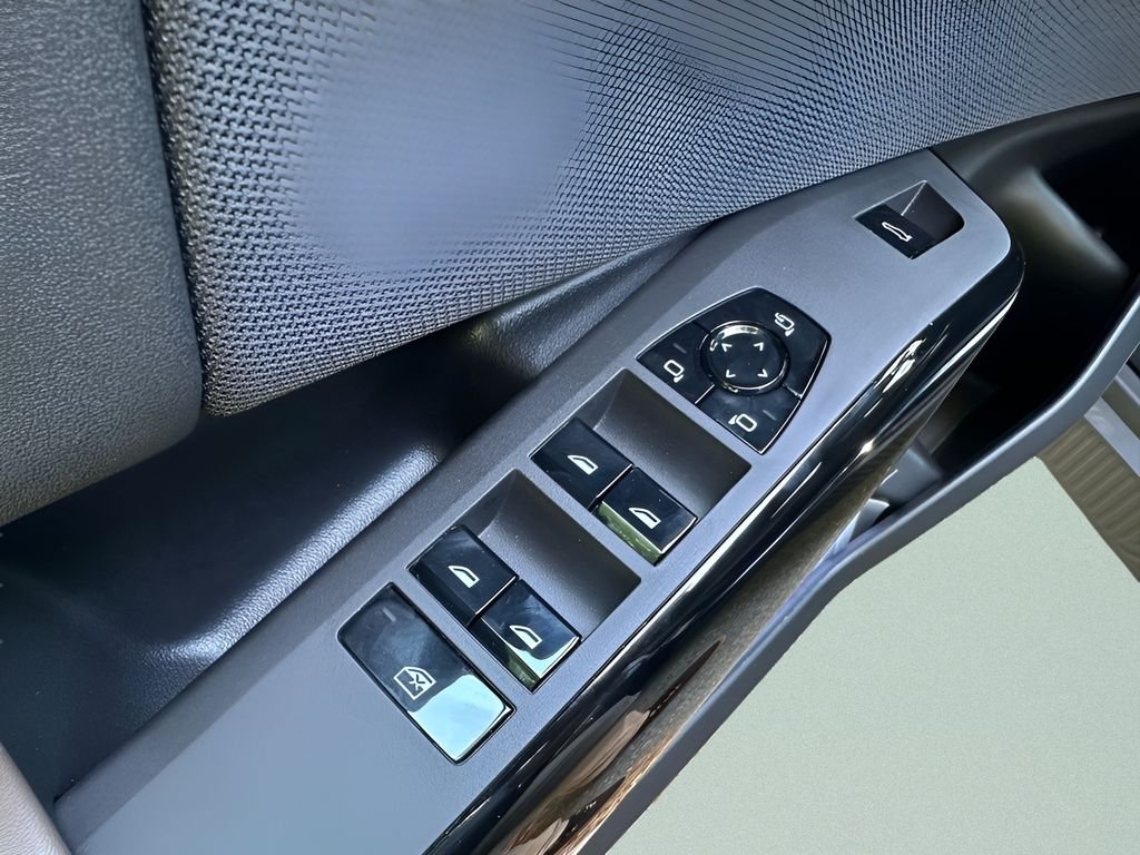 New 2026 Arctic Race Blue metallic BMW 30 xDrive image 12