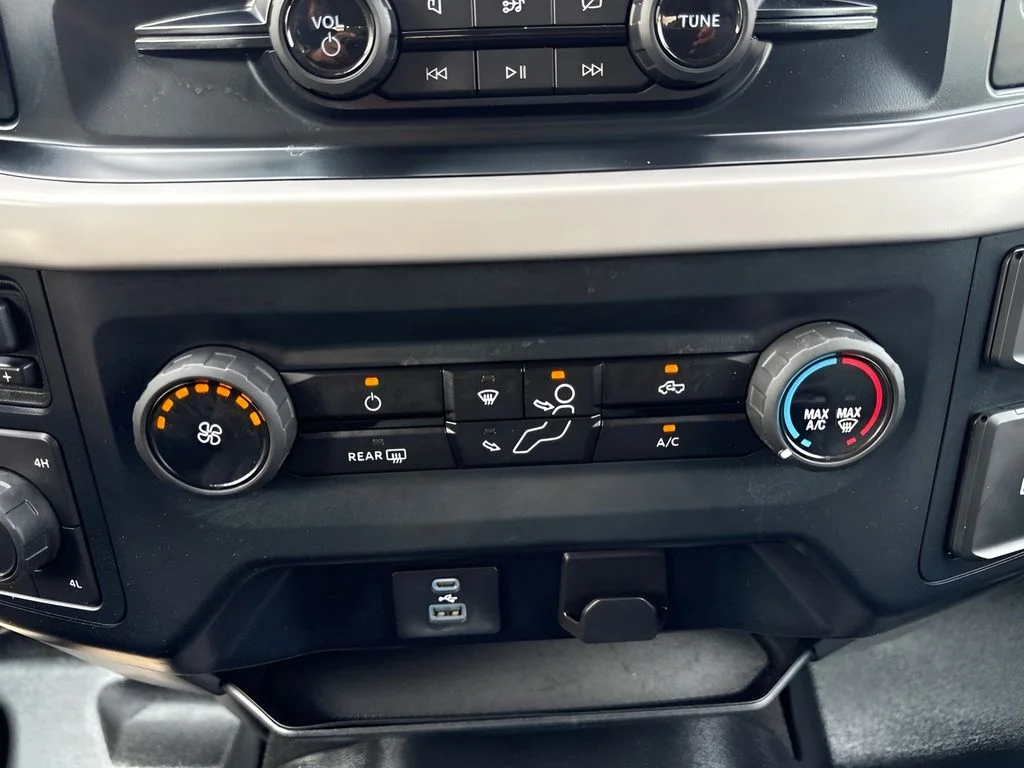 Used 2023 Silver Ford XLT image 10