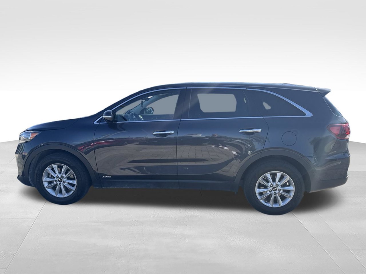 Used 2019 Gray Kia LX image 4