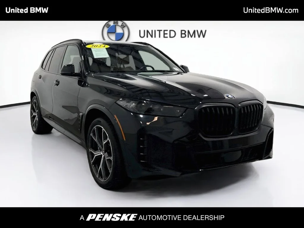 Used 2024 Black Sapphire Metallic BMW sDrive40i image 3