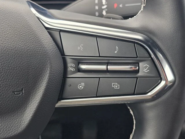 Used 2025 White Chevrolet LT image 38