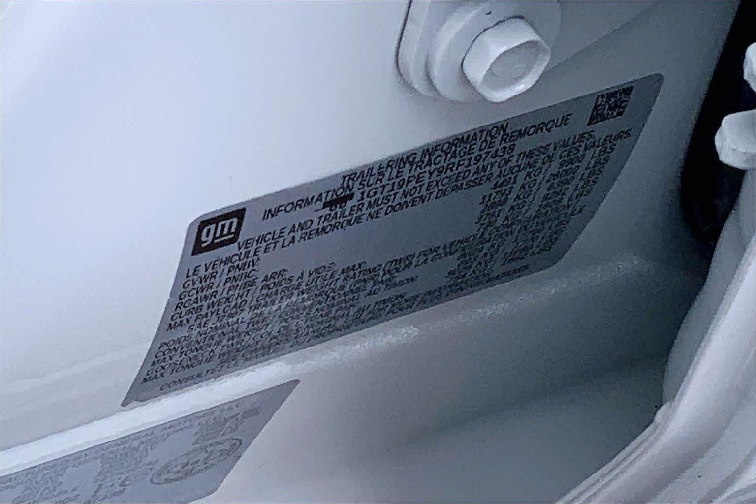 Used 2024 Summit White GMC AT4 image 37