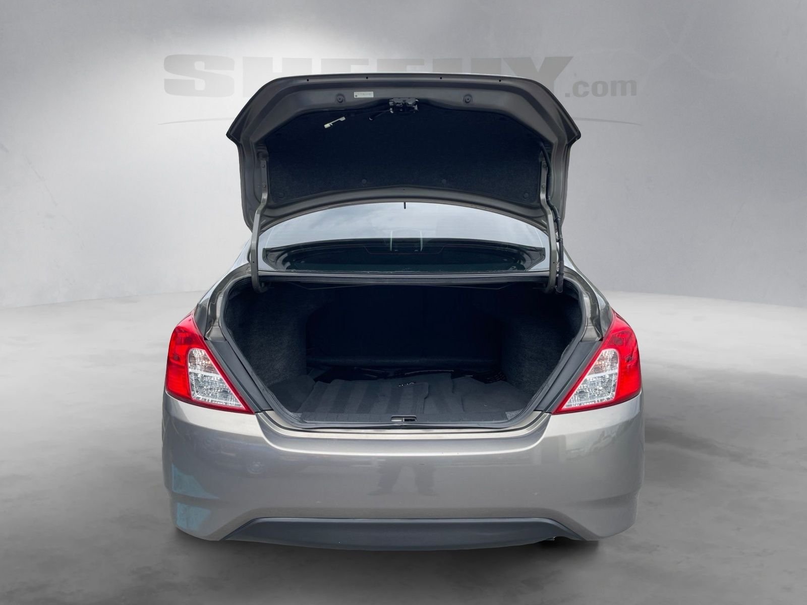 Used 2017 Silver Nissan 1.6 SV image 9