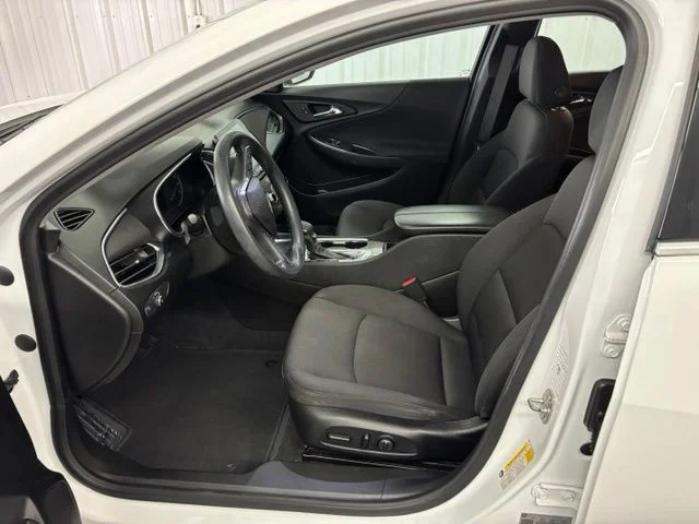 Used 2021 White Chevrolet LT image 2