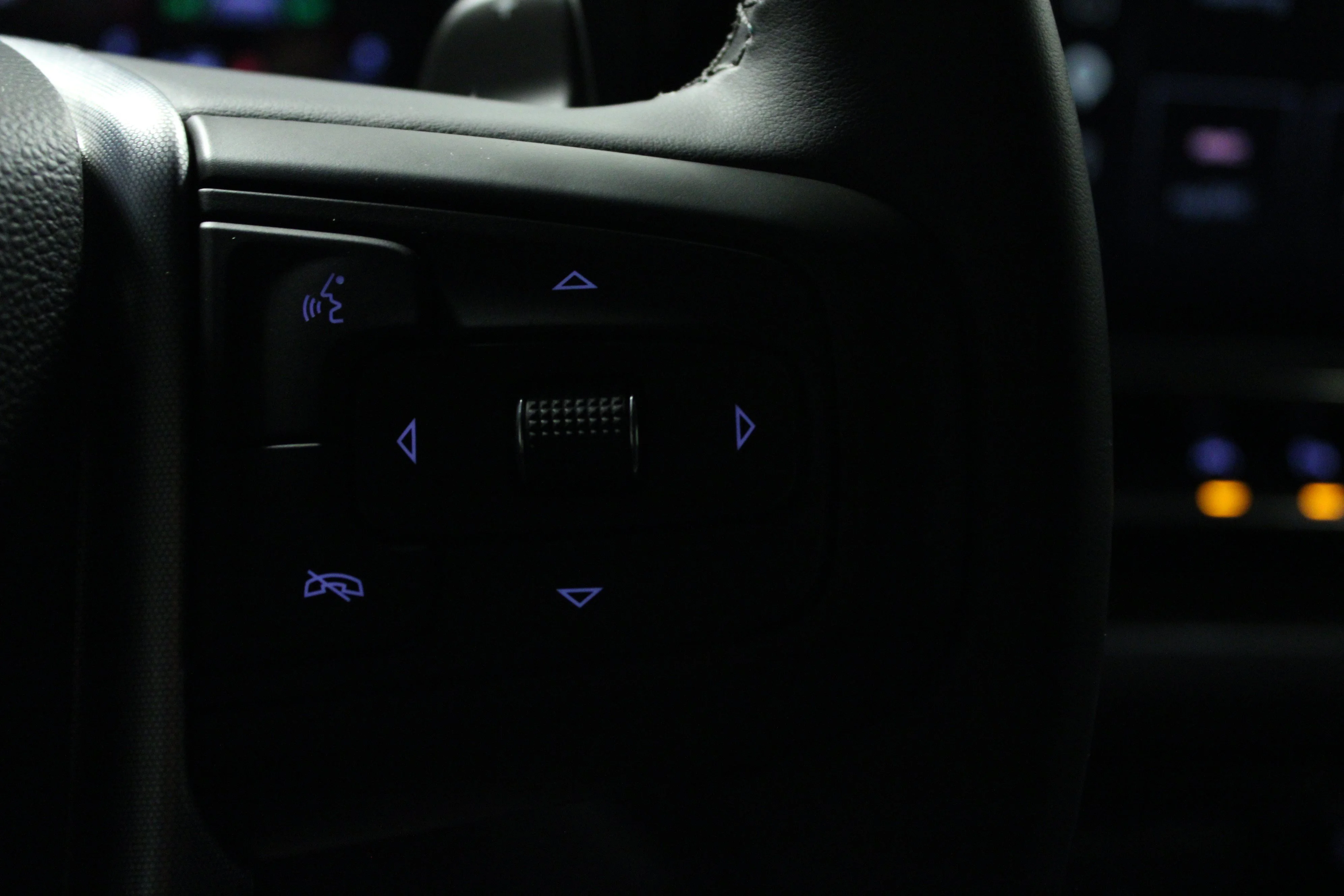 Used 2026 Summit White GMC Elevation image 21