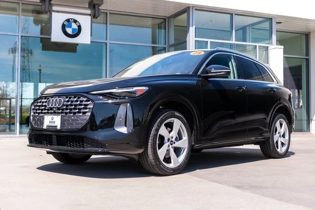 2025 Audi Q5 40 Premium Plus's photo