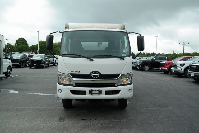 Used 2018  Hino  image 3