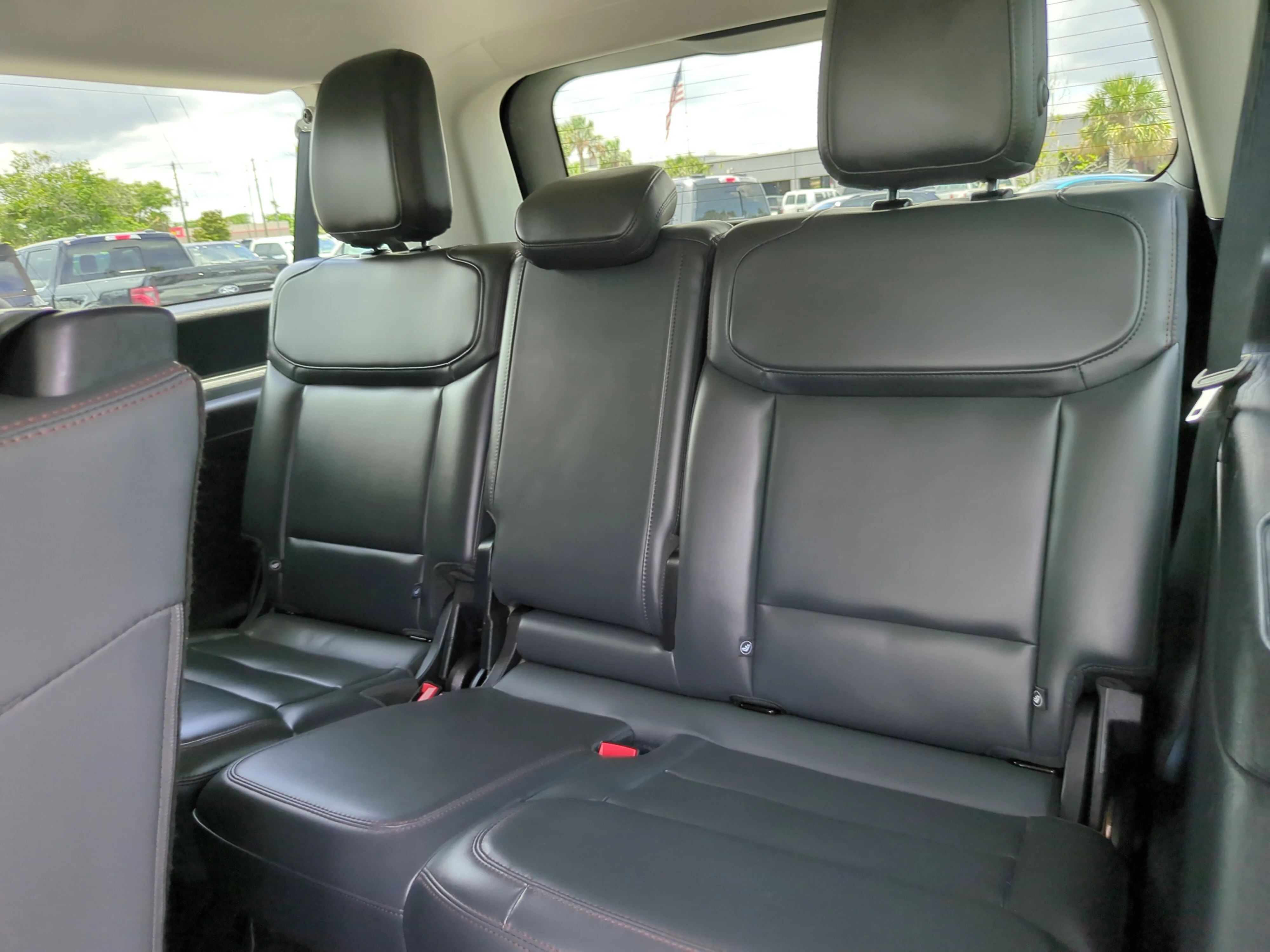 Certified Used 2025 Star White Ford Active image 23
