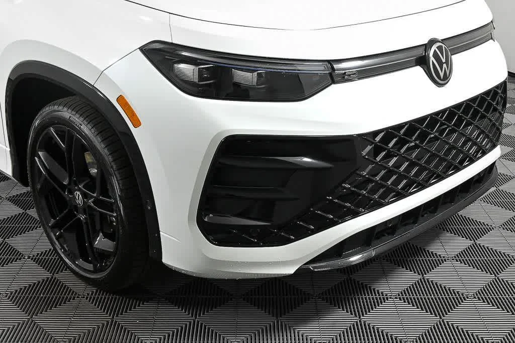 New 2026 Opal White Pearl Volkswagen SE R-Line Black image 37