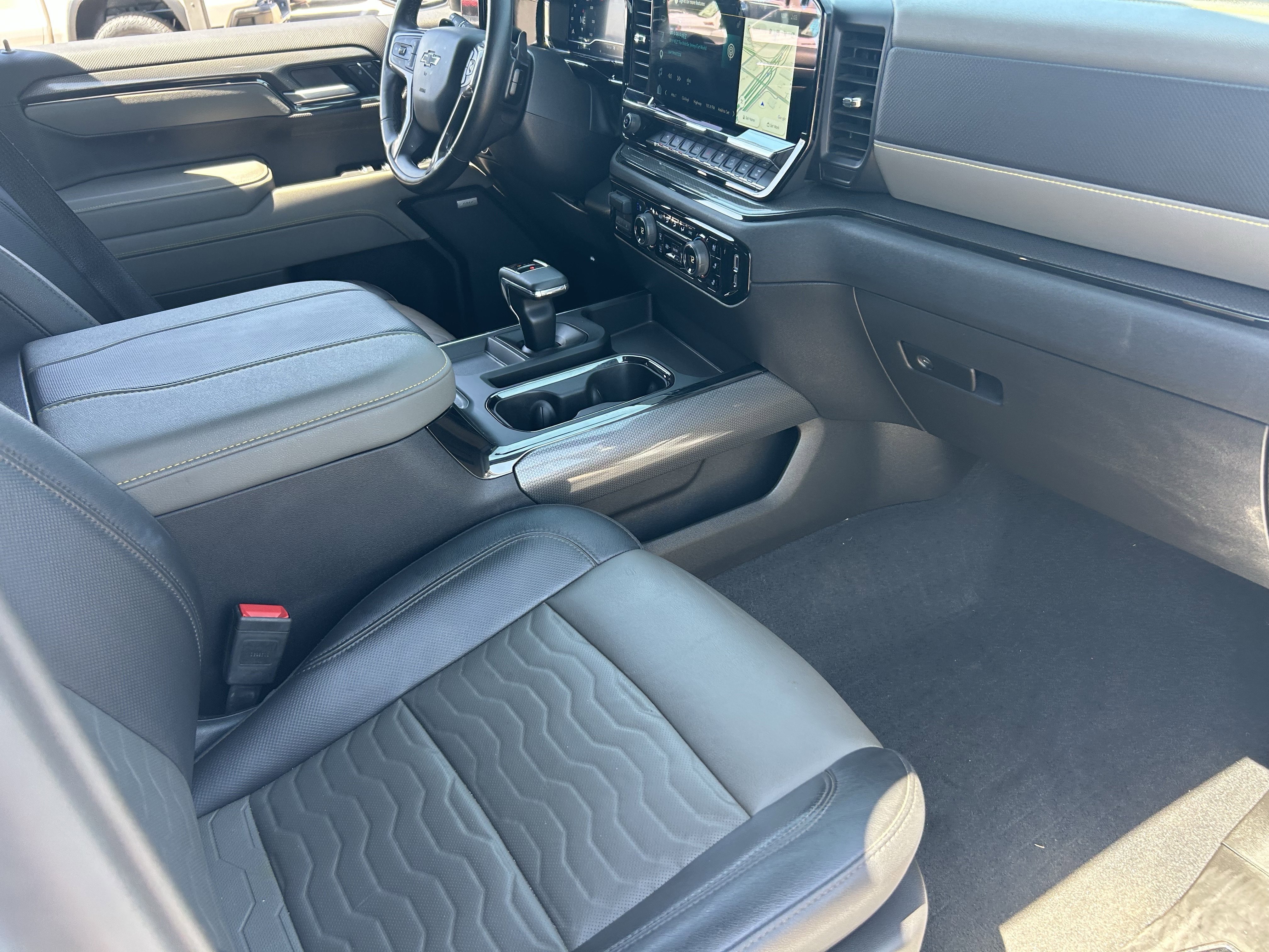 2025 Chevrolet Silverado 1500 ZR2 - Photo 12