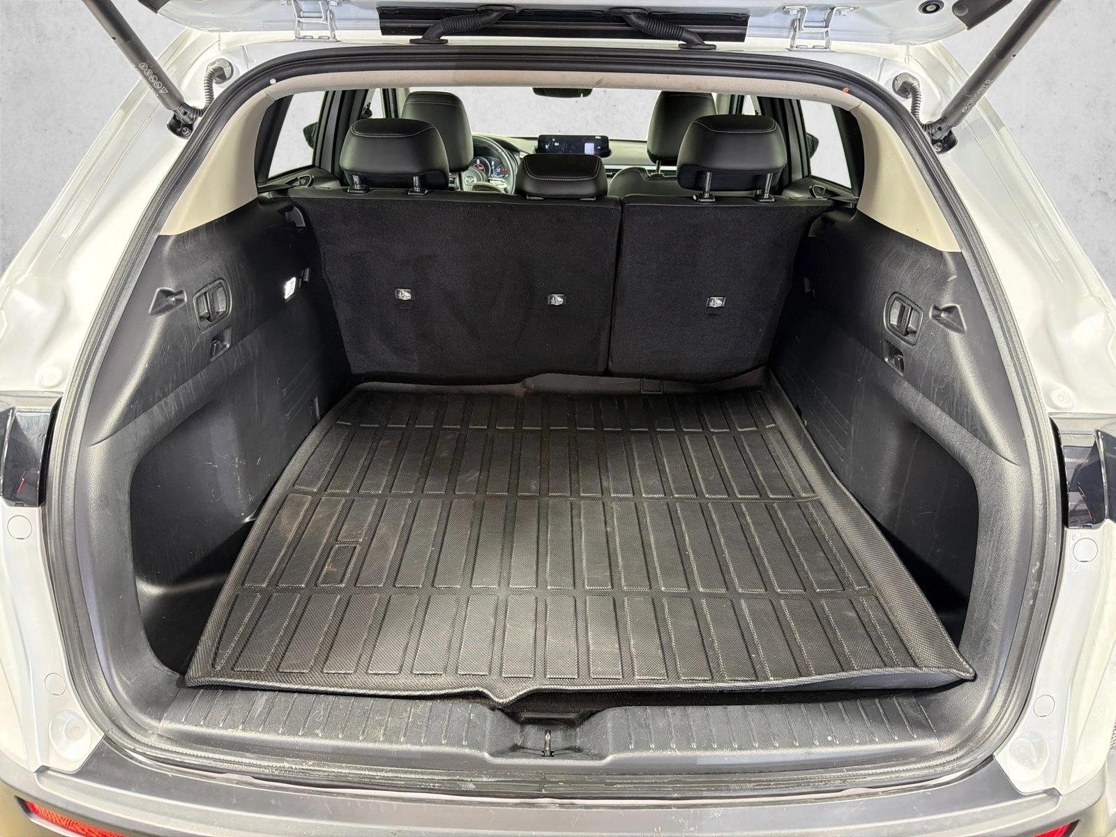 Used 2025 Wind Chill Pearl Mazda 2.5 S Preferred Package image 18
