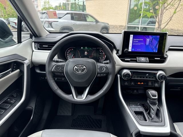 Used 2023 Silver Toyota XLE Premium image 21