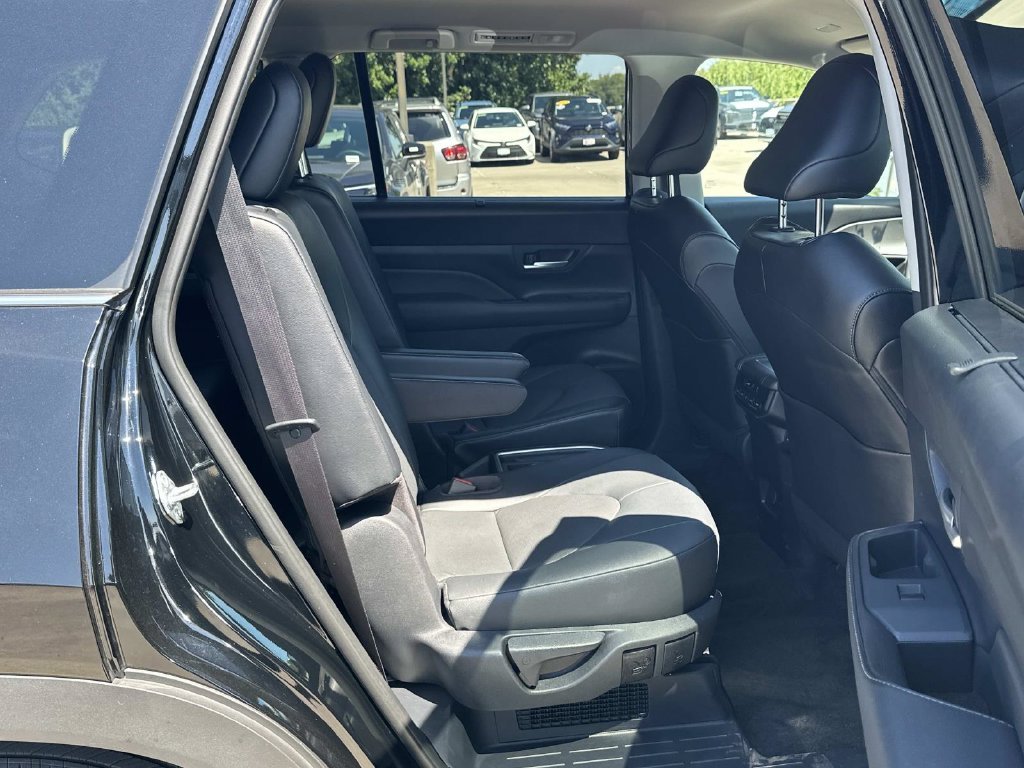 Used 2025 Black Toyota XLE image 20