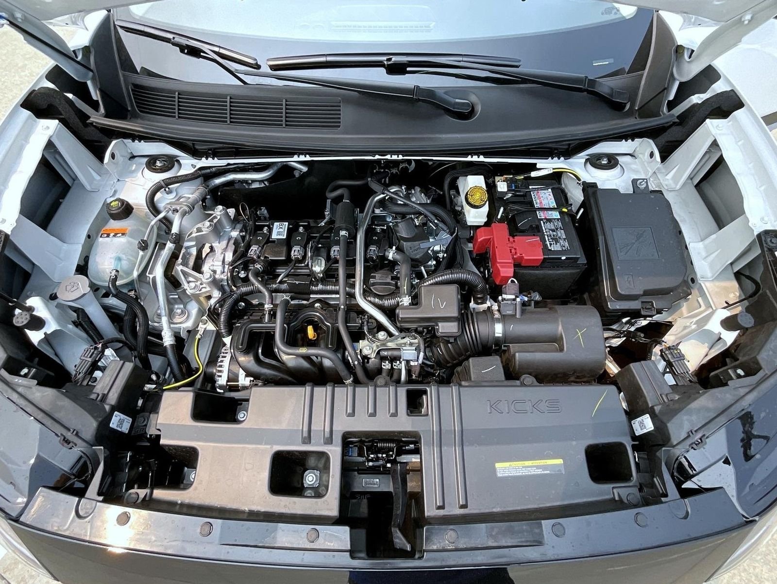 New 2026 Aspen White TriCoat / Super Black Two-tone Nissan SV image 25