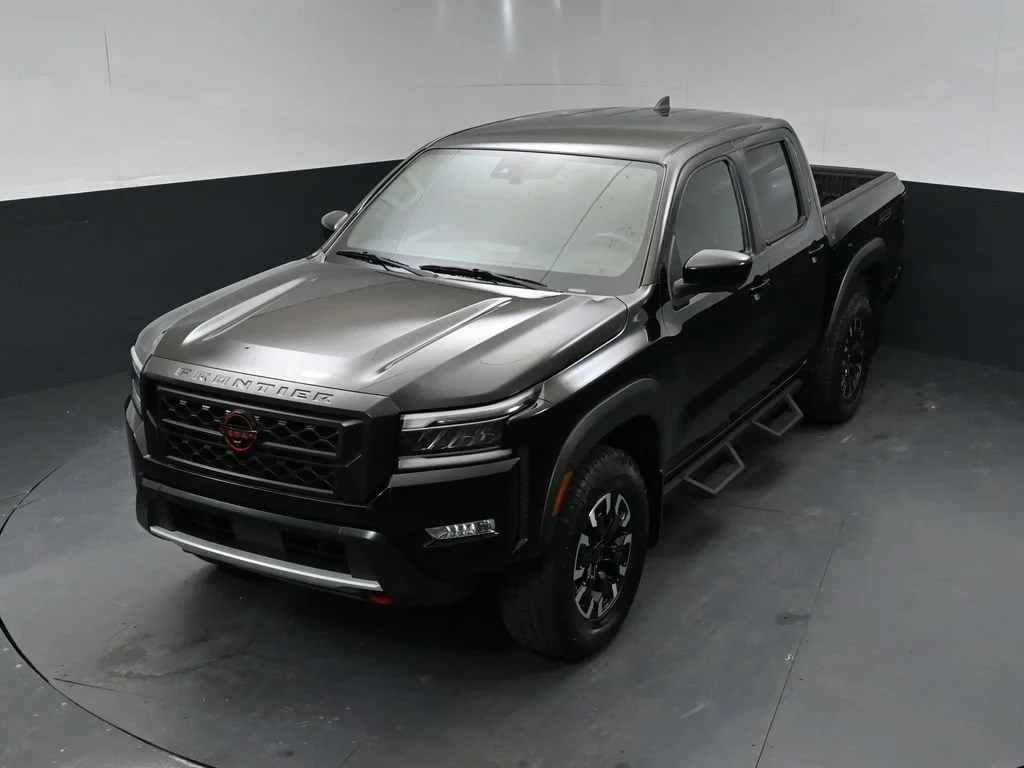 Used 2023 Black Nissan PRO-4X image 37