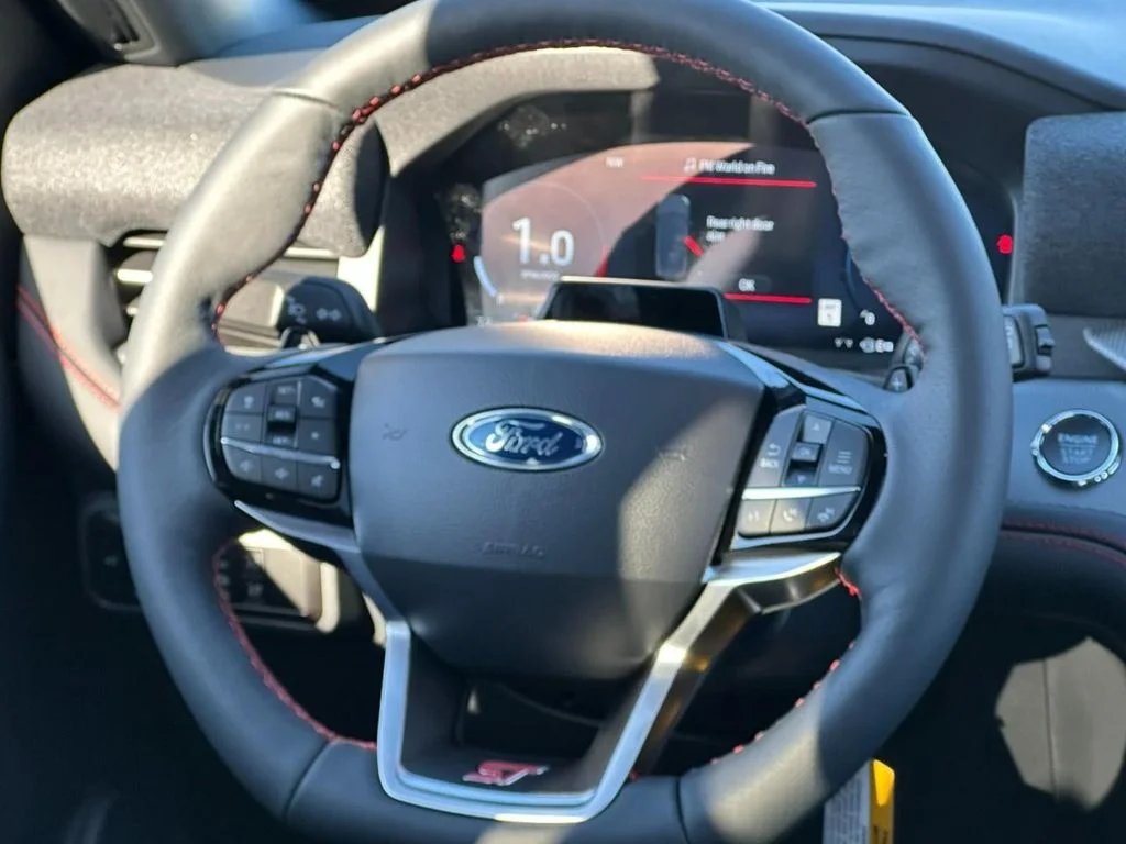 New 2026 Star White Metallic Tri-Coat Ford ST image 9
