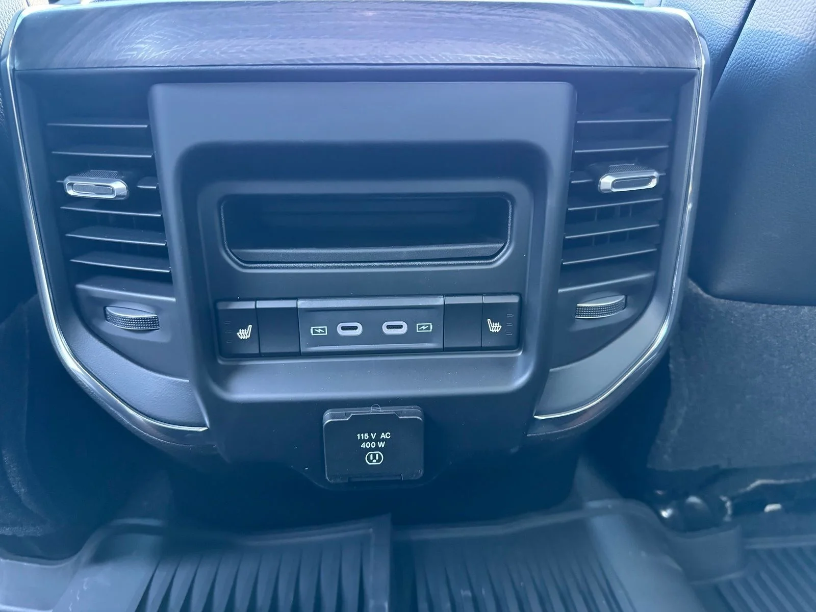 New 2026 Silver-Zynith Exterior Paint RAM Laramie image 31