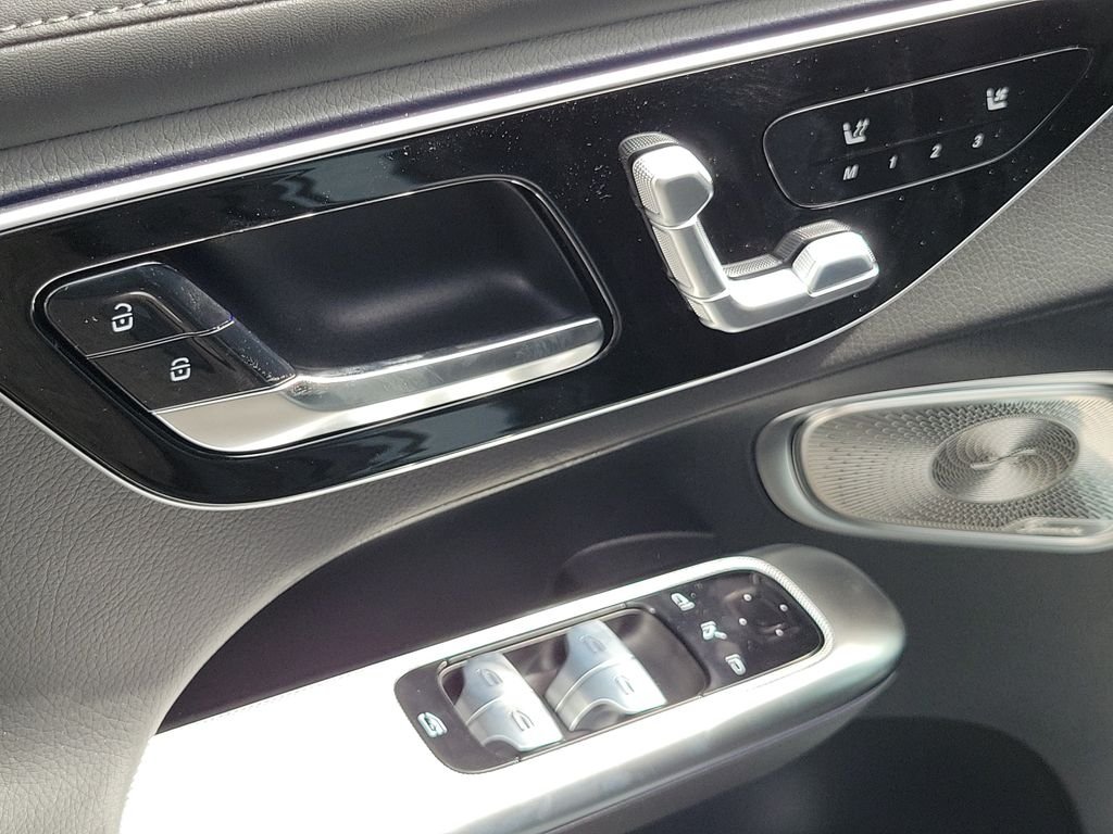 New 2027 Verde Silver Metallic Mercedes-Benz GLC 300 image 17