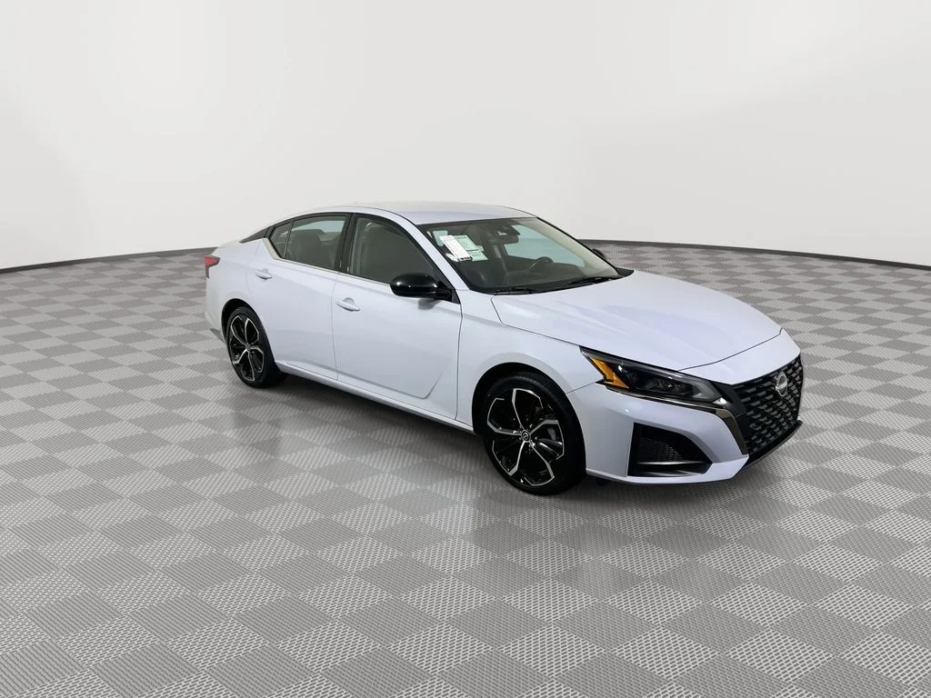 Certified Used 2025 Gray Nissan 2.5 SR image 2