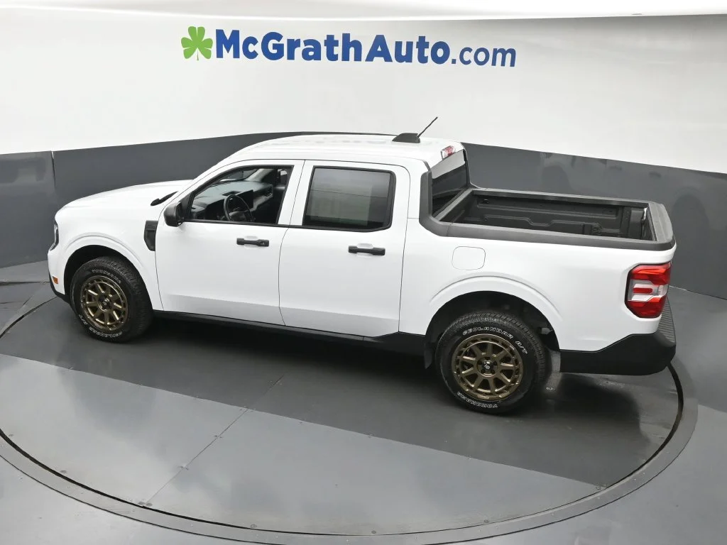 Used 2025 White Ford XL image 24