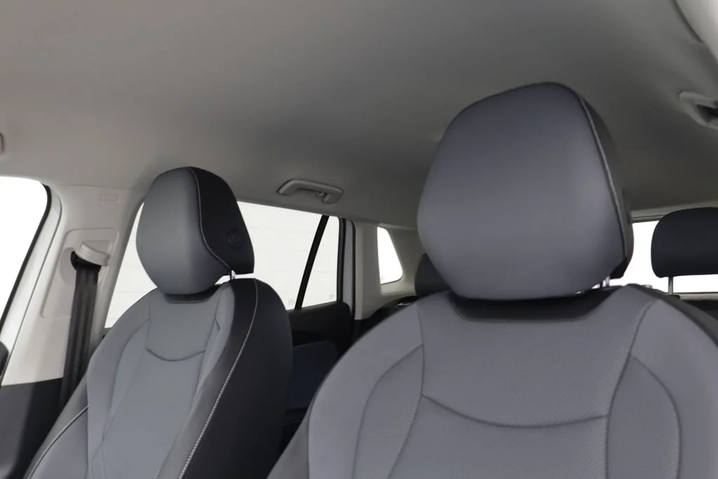 New 2026 Pure White Volkswagen 2.0T SE image 13