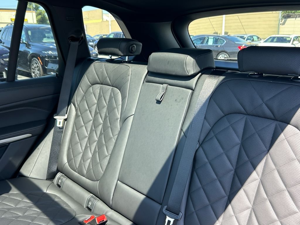 New 2026 Dravit Grey Metallic BMW xDrive50e image 32
