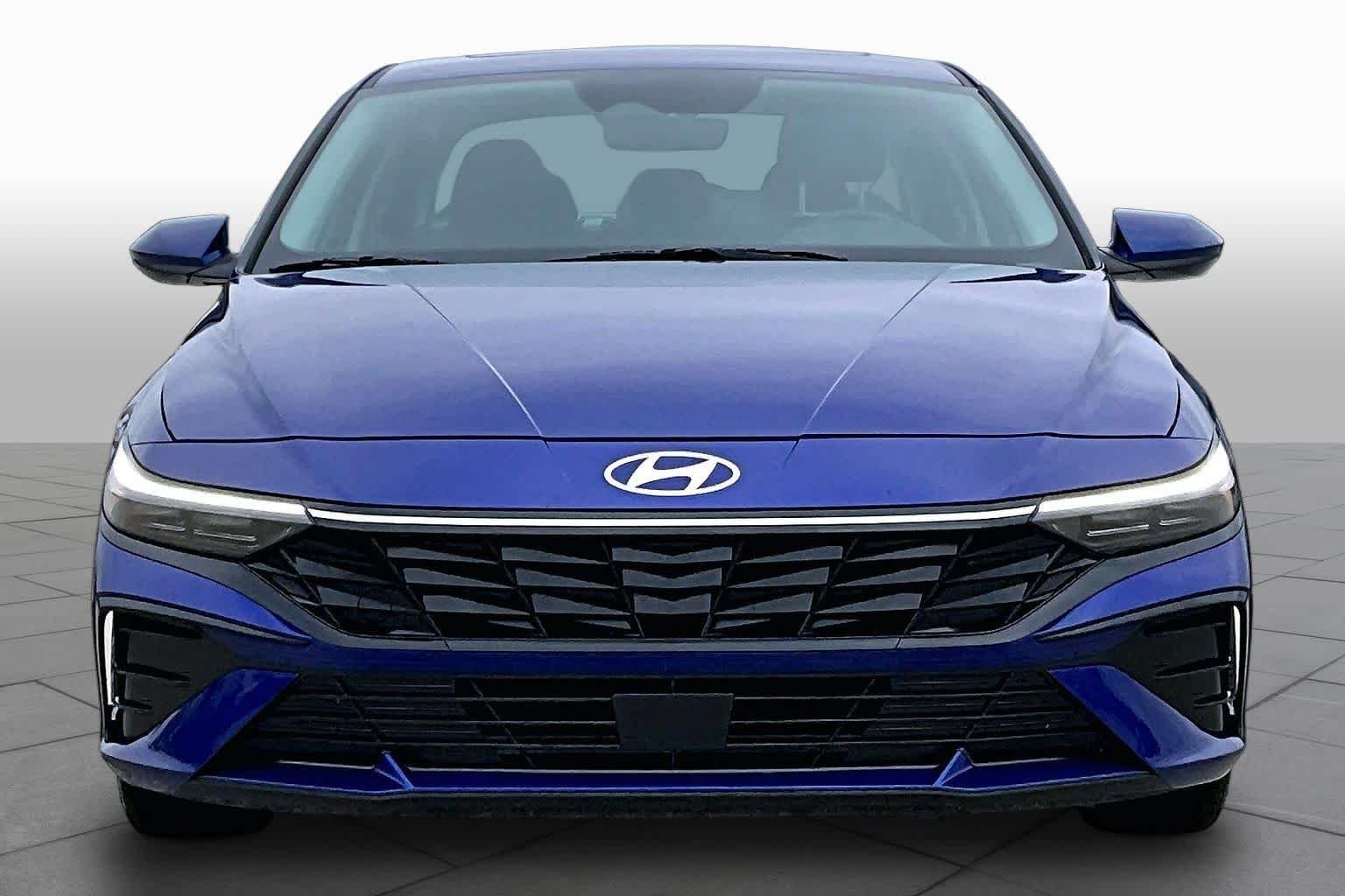 Used 2025 Intense Blue Hyundai SEL Convenience image 4
