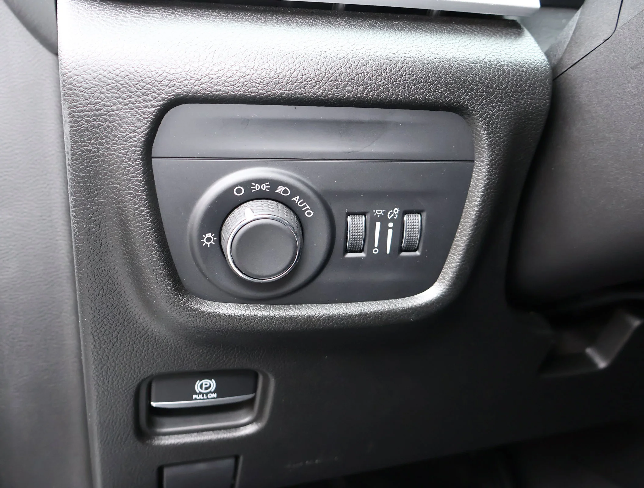 Used 2023 Bright White Cl Jeep Altitude X image 12