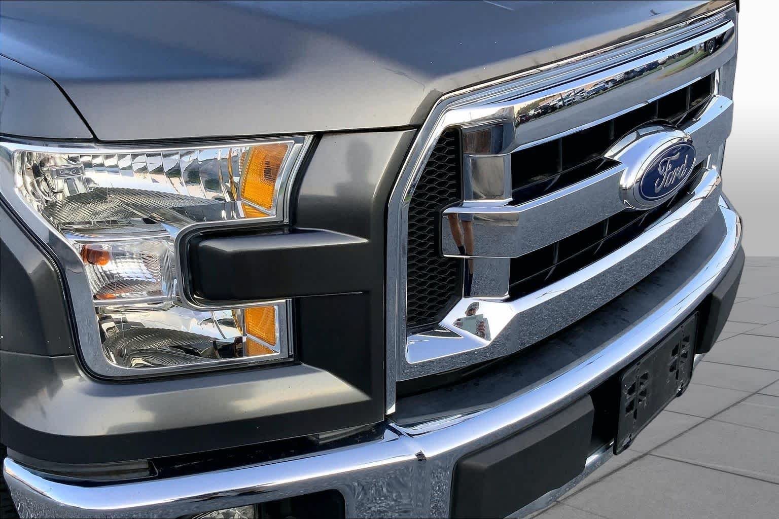Used 2016 Magnetic Metallic Ford XLT image 27