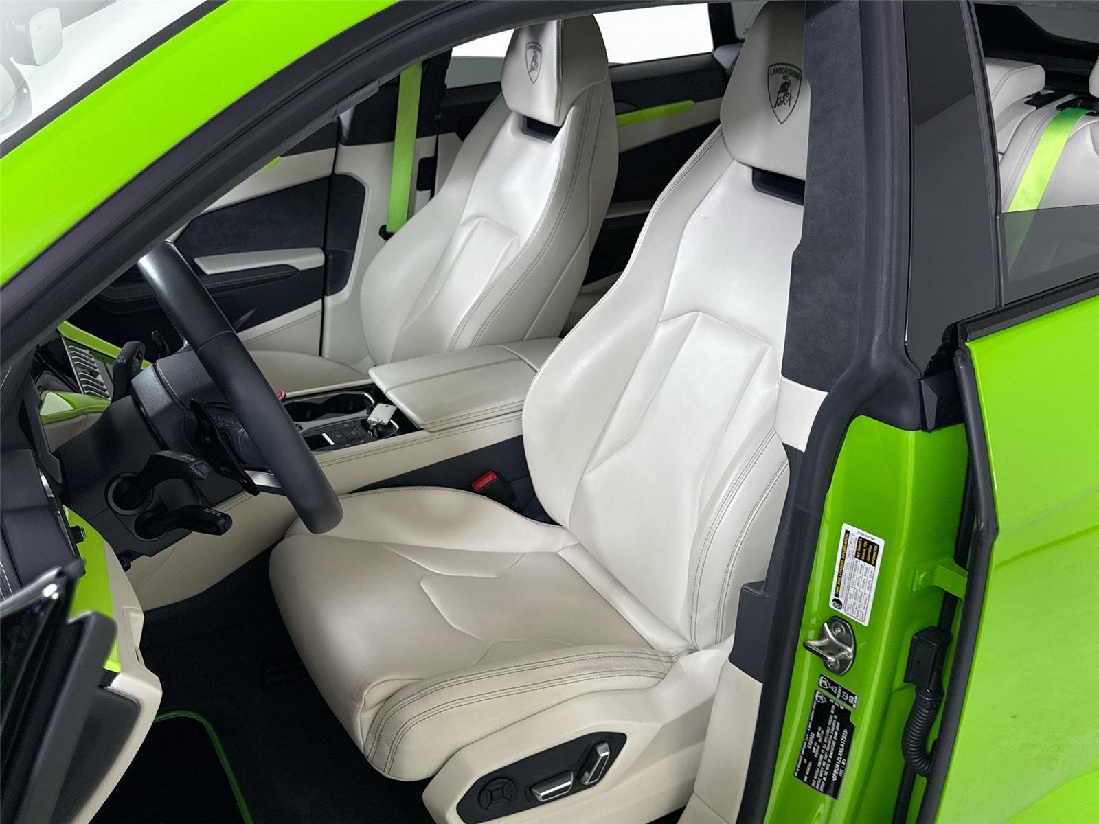 2022 Lamborghini Urus Pearl Capsule - Photo 14
