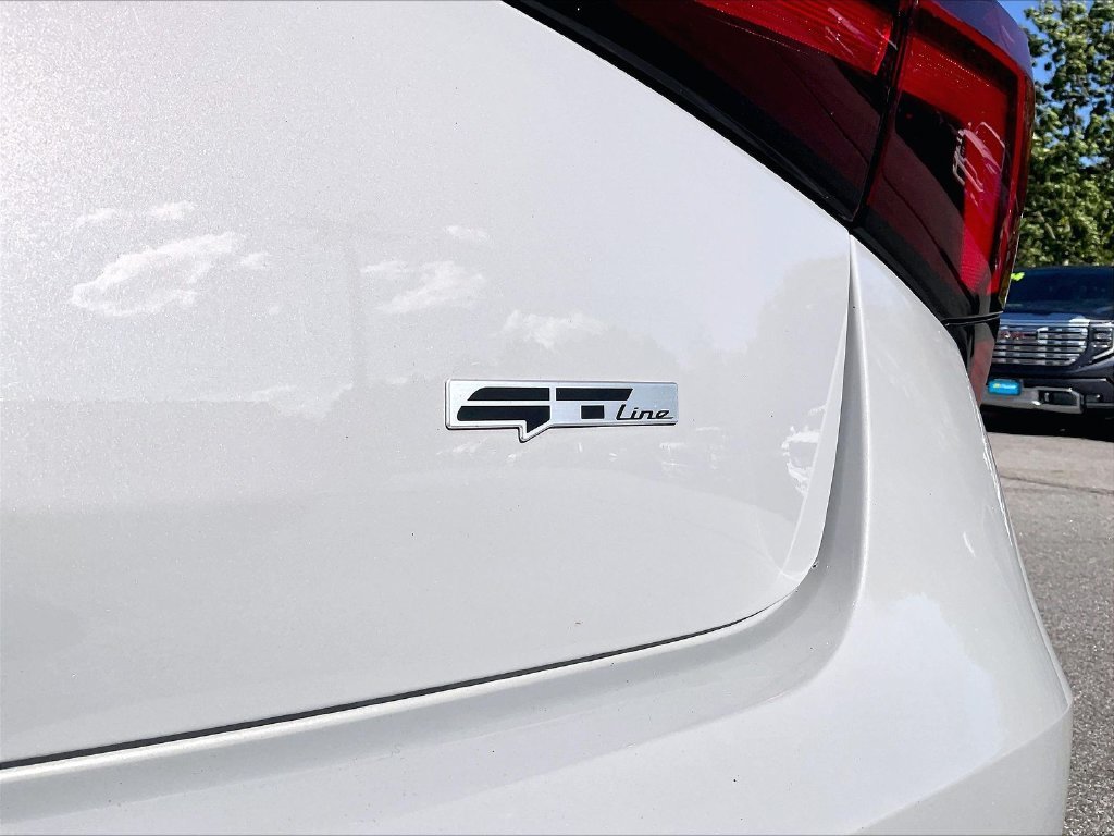 Used 2025 Wolf Gray Kia GT-Line image 28