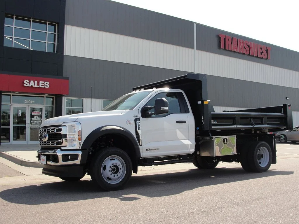 New 2025 Oxford White Ford F-550® XL image 1
