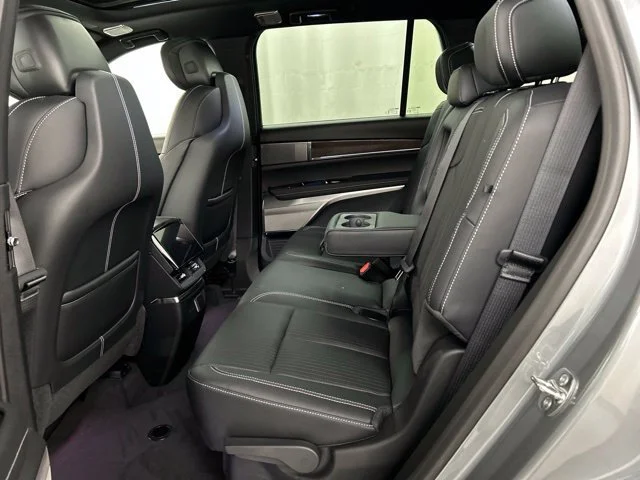 2027 Cadillac VISTIQ Luxury - Photo 24
