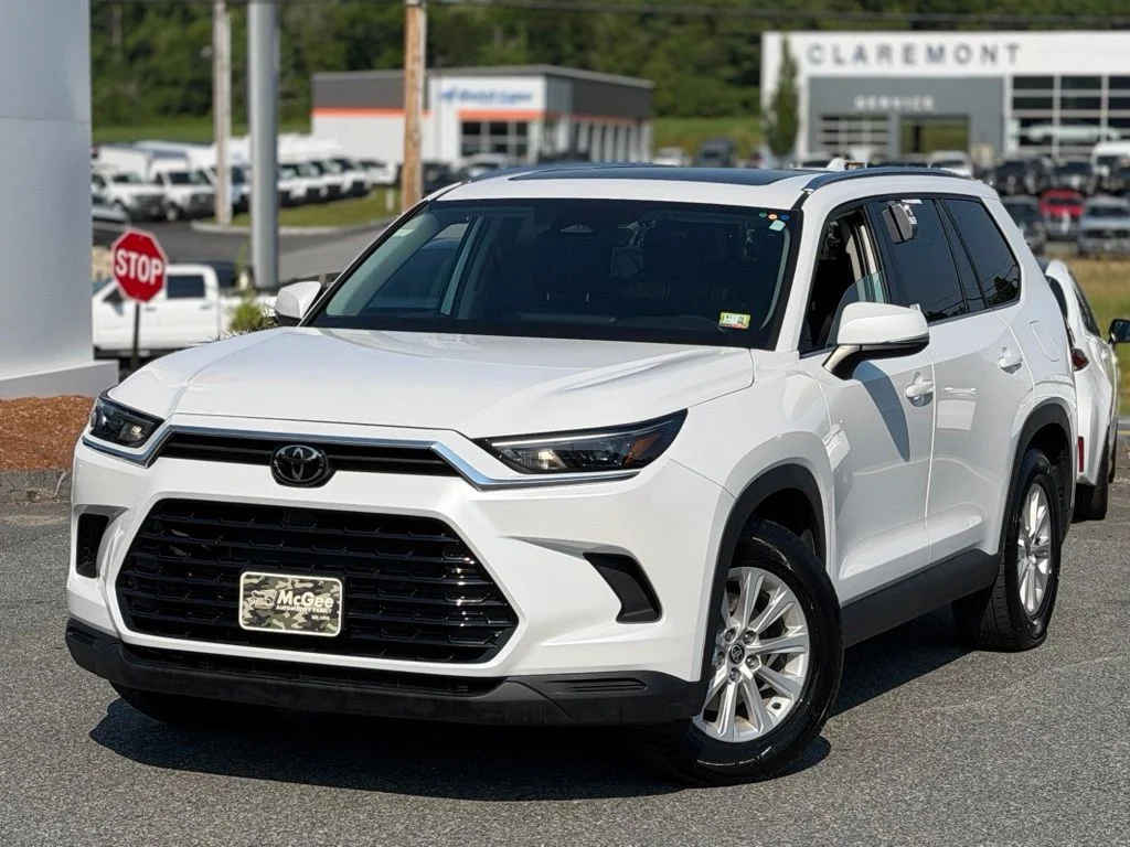 Used 2024 Beige Toyota XLE image 1