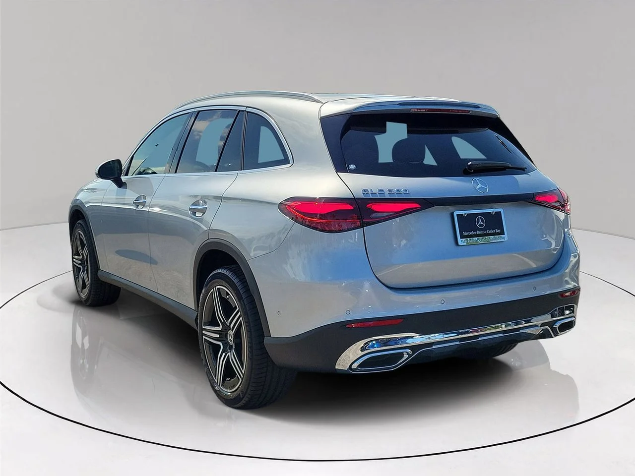 New 2026 Cirrus Silver Metallic Mercedes-Benz GLC 300 image 4