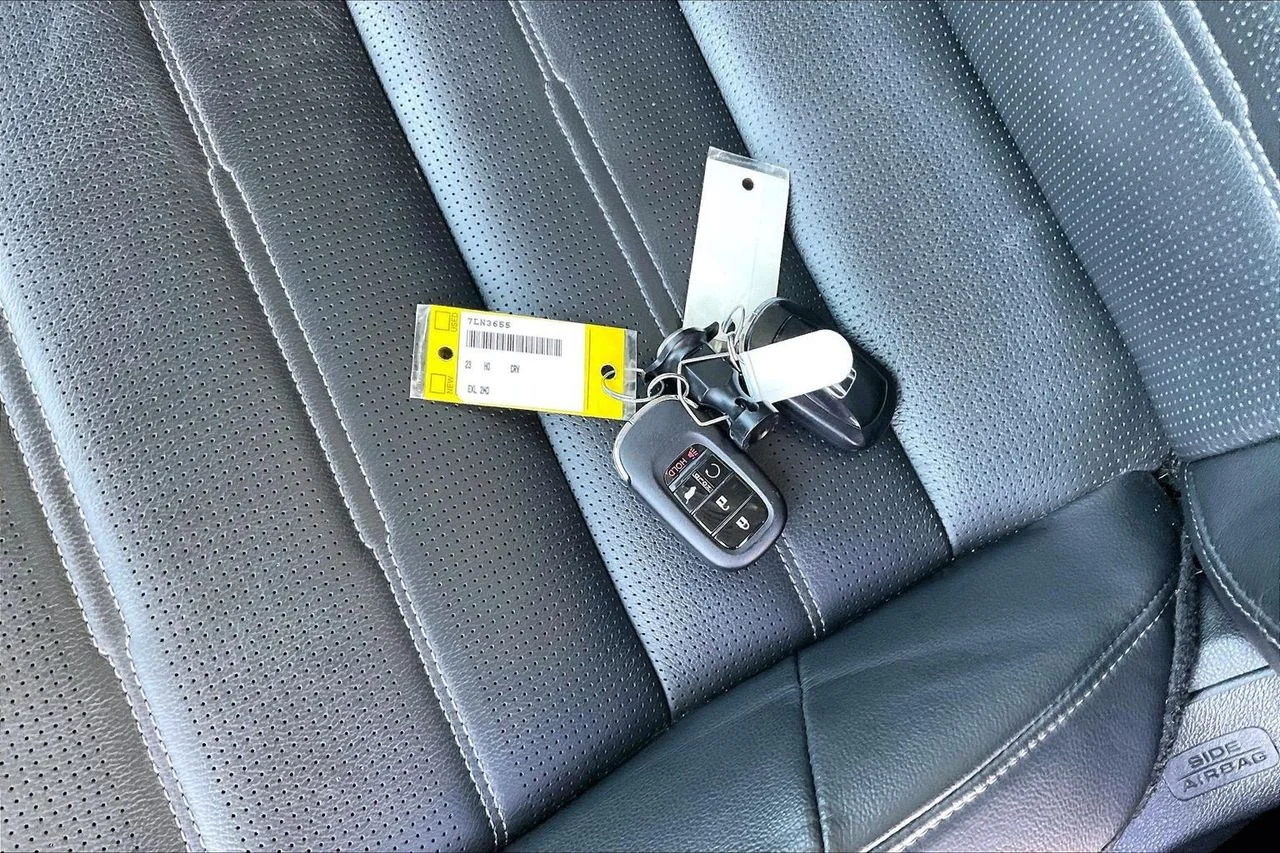 Certified Used 2023  Honda EX-L image 31