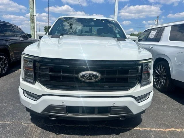 Used 2023 White Ford Lariat image 3