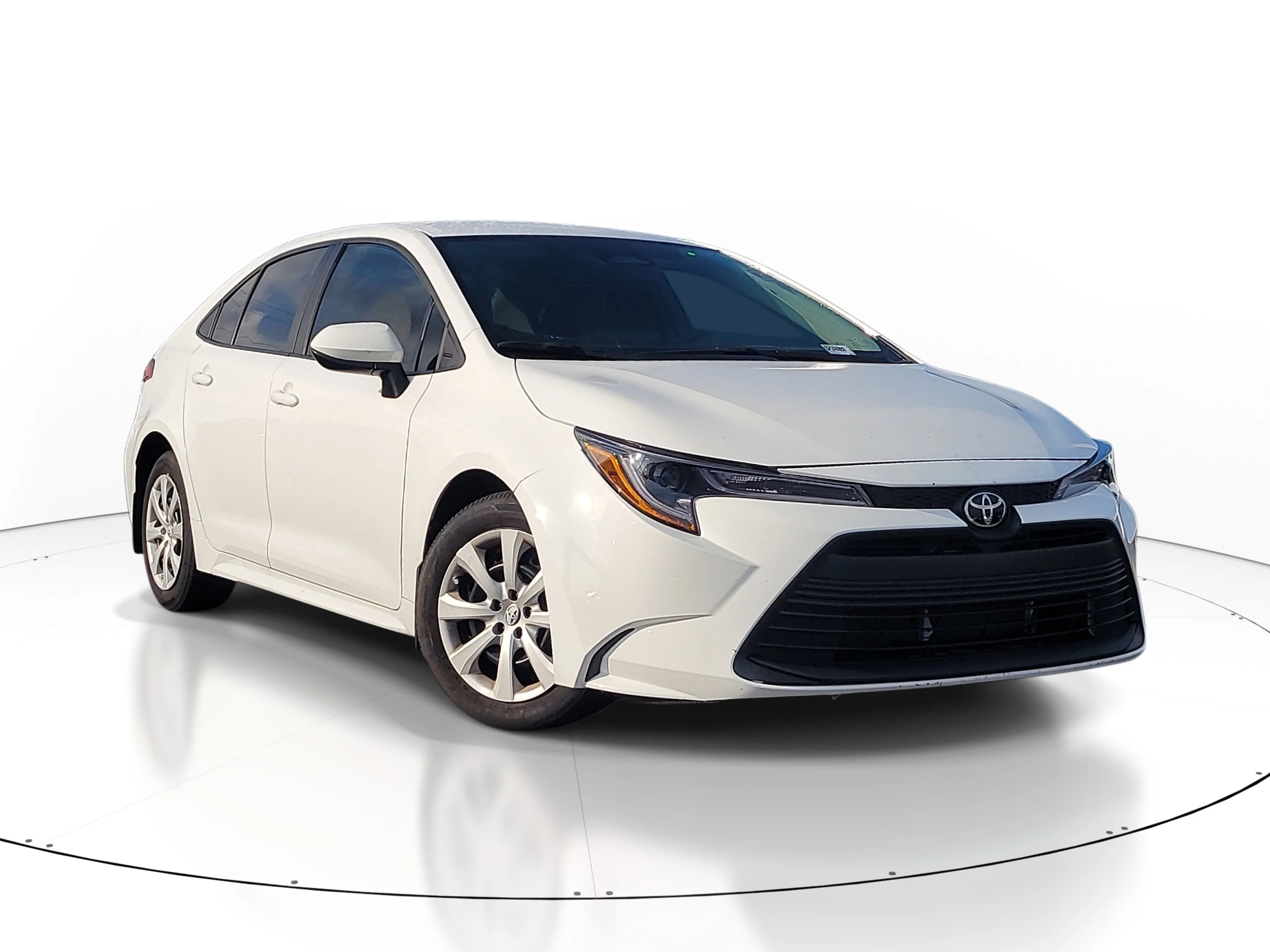 Used 2025 Ice Toyota LE image 1