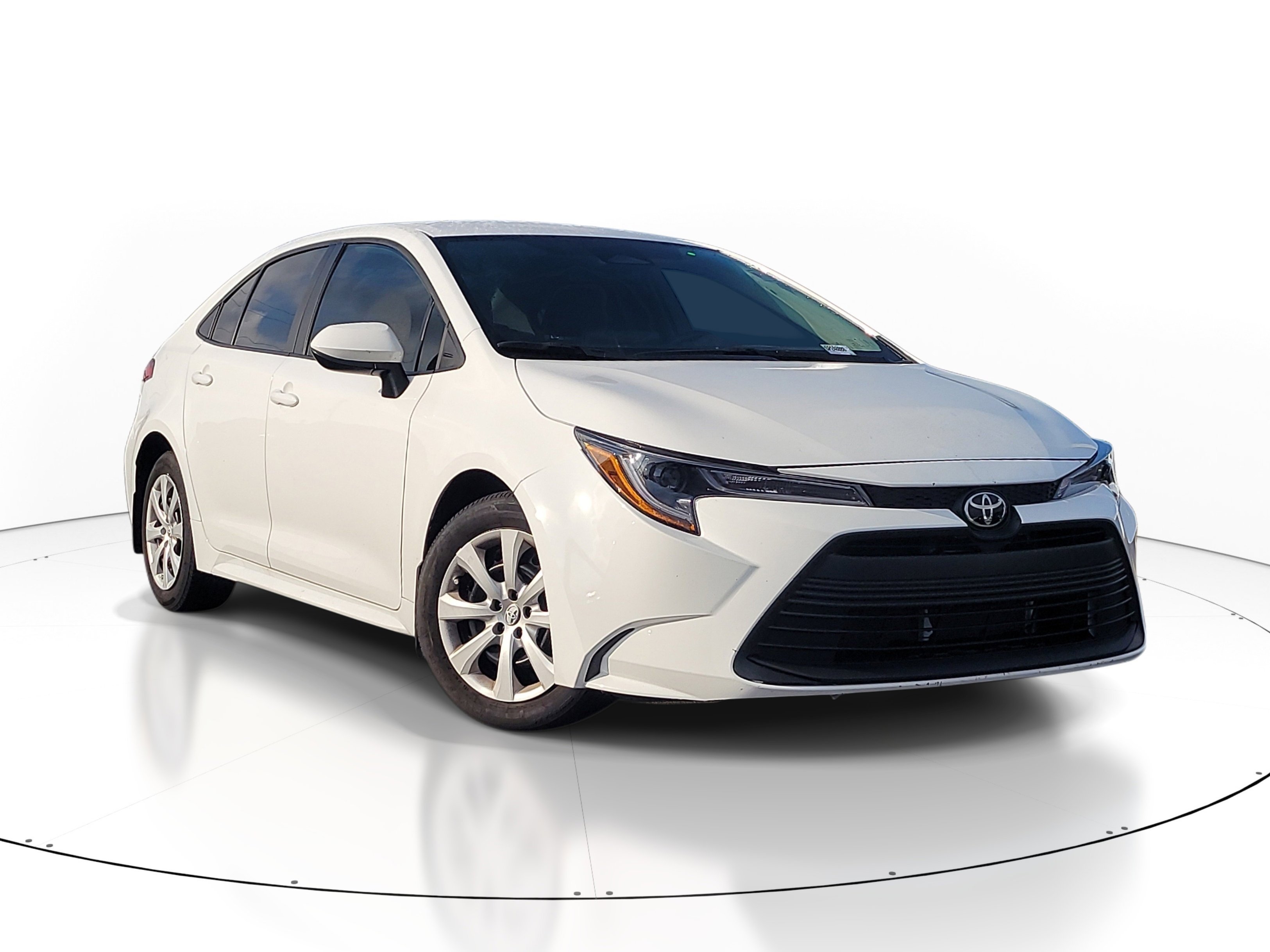 Used 2025 Ice Toyota LE image 1