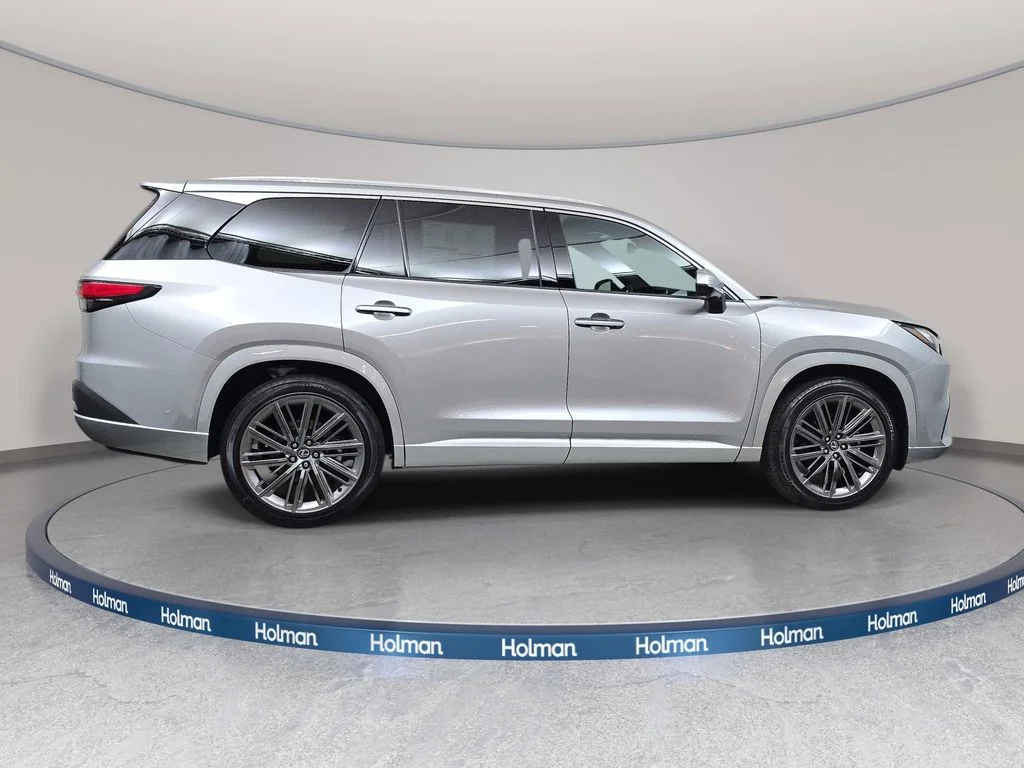 New 2026 Silver Lexus 350 Luxury image 4